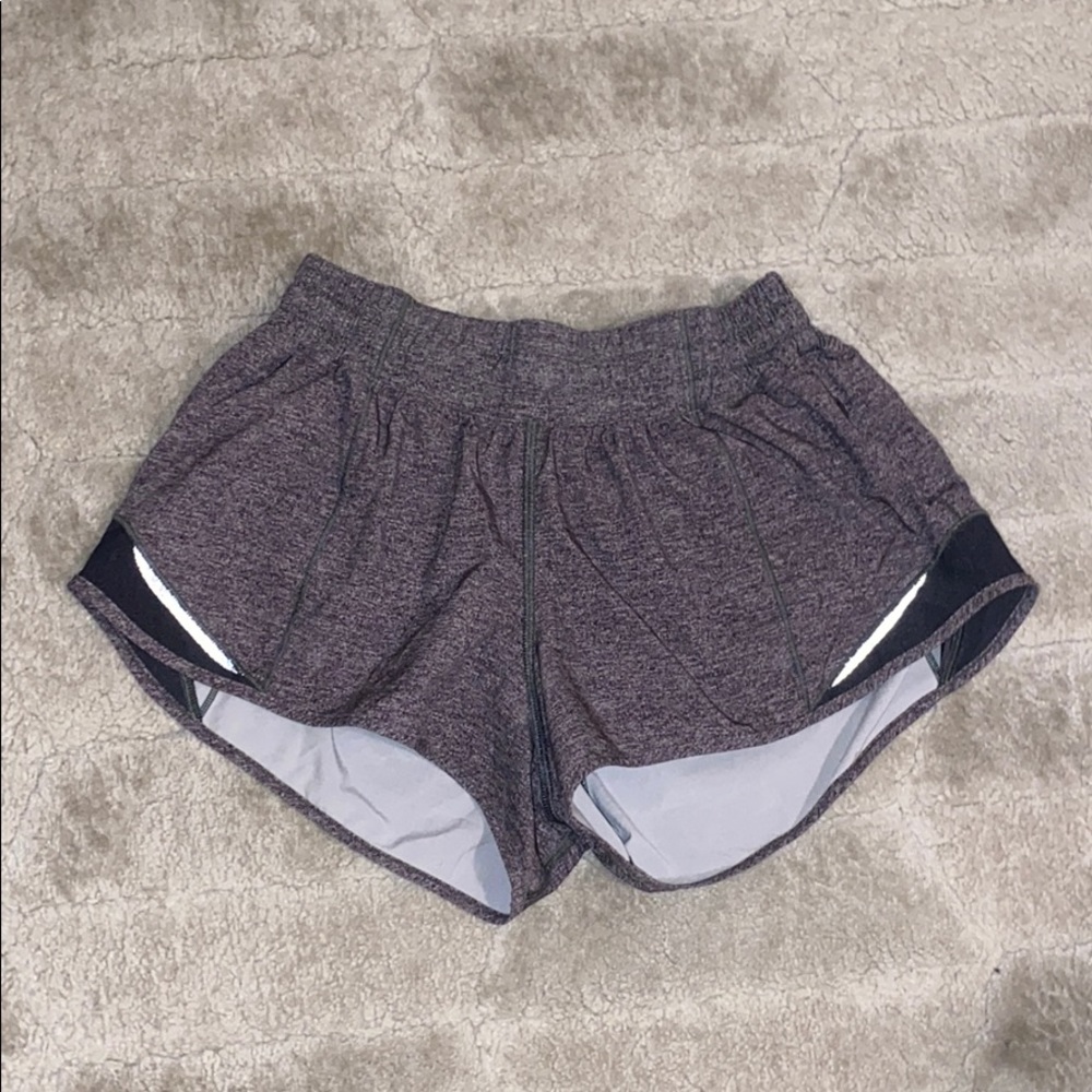 LULULEMON hotty hot shorts 2.5 inseam